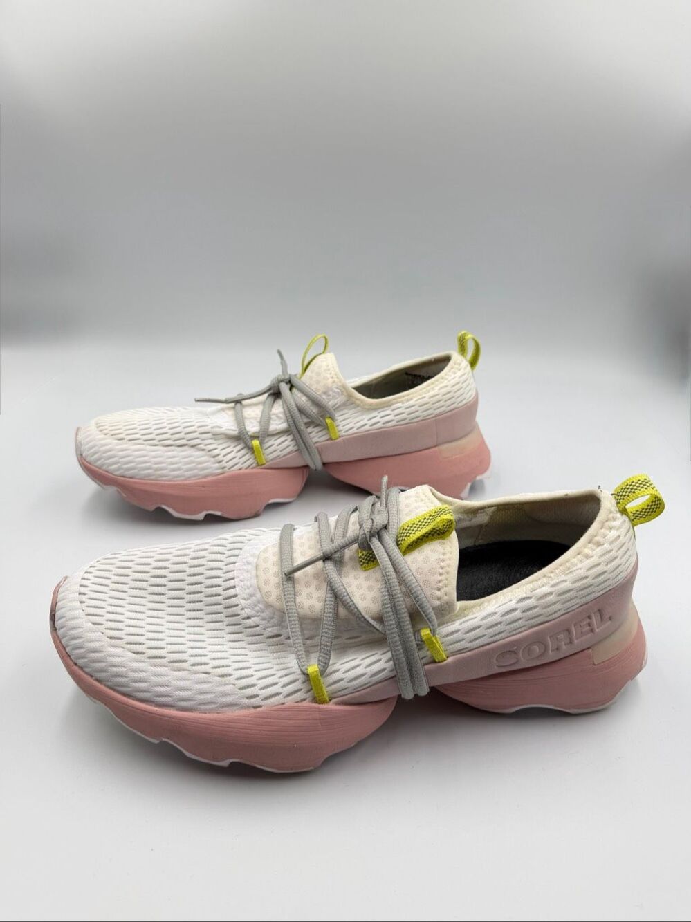 Sorel Kinetic Impact Lite Slip On Sneakers White Pink Women Size 10 Athletic EUC